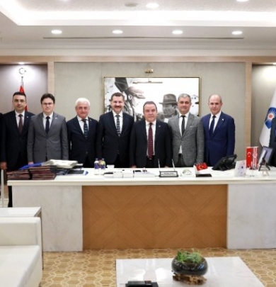 ‪Birlik Başkanımız Sn. Yücel YILMAZ Antalya Büyükşehir Belediye Başkanı Sn. Muhittin BÖCEK’e ziyarette bulundu.