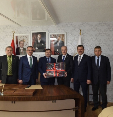 Birlik Encümen Üyeleri Türkiye Güreş Federasyonu Başkanı Musa AYDIN'ı Ziyaret Etti